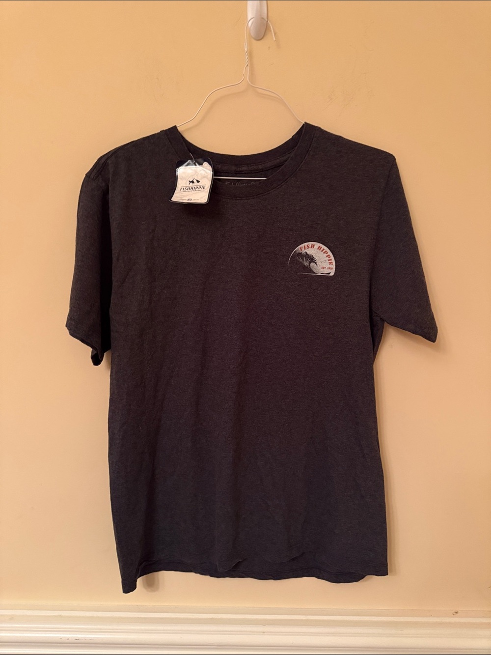 NWT‎ Fish Hippie Settled Short Sleeve Heather Charcoal Tee in Size Medium
